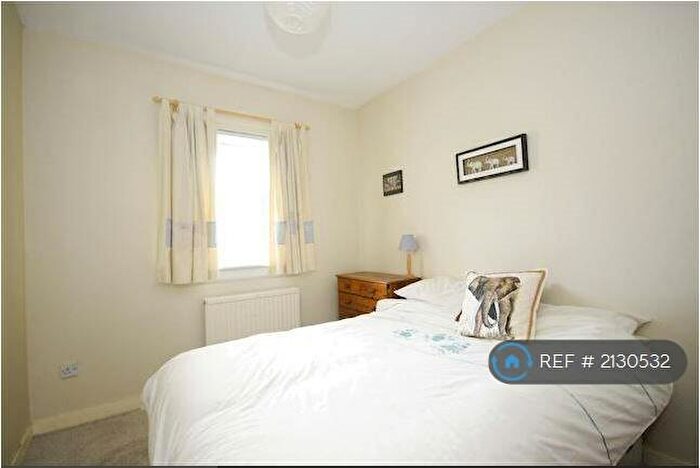 2 Bedroom Flat To Rent In Ferry Road Drive, Edinburgh, EH4