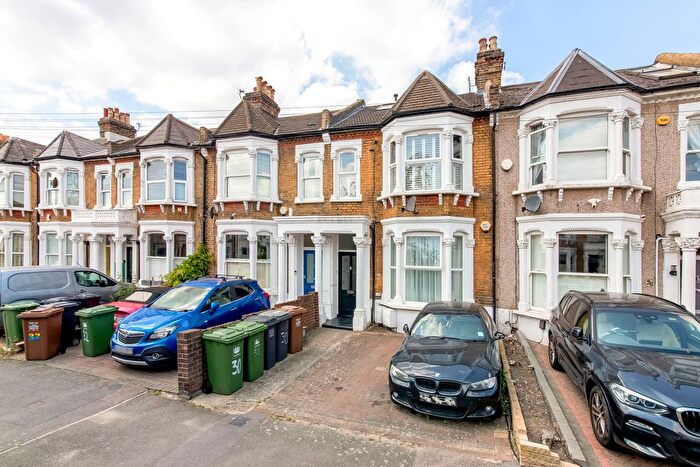 2 Bedroom Flat For Sale In Colfe Road, Forest Hill, SE23
