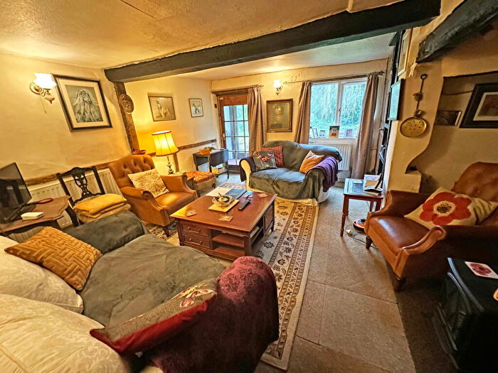 4 Bedroom Detached House For Sale In Tanners Green Lane, Wythall, B47