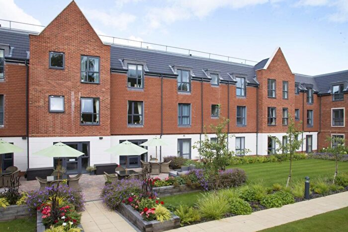 1 Bedroom Apartment To Rent In Birch Place, Dukes Ride, Crowthorne, RG45