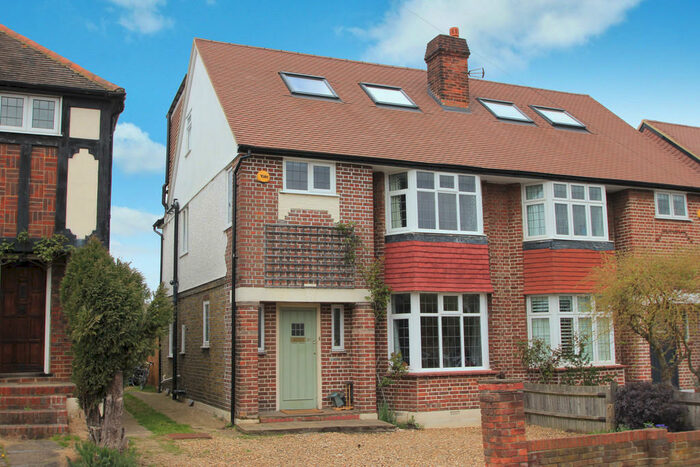 4 Bedroom Semi-Detached House To Rent In Pembroke Avenue, Surbiton, KT5
