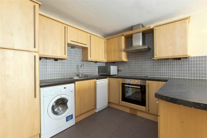 1 Bedroom Flat To Rent In Edinburgh, EH8