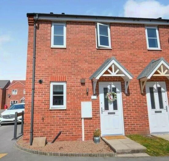 2 Bedroom End Of Terrace House To Rent In Kingfisher Way, Scunthorpe, DN16