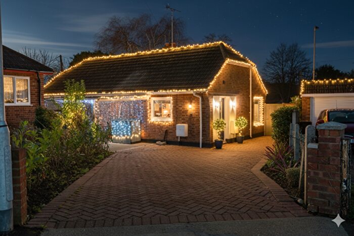 3 Bedroom Bungalow For Sale In Tollgate, Benfleet, SS7