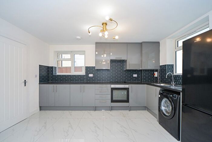 2 Bedroom Flat To Rent In High Street, Swanley, BR8