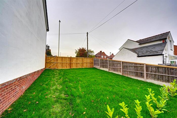 4 Bedroom Detached House For Sale In Coppice Lane, Brierley Hill, DY5