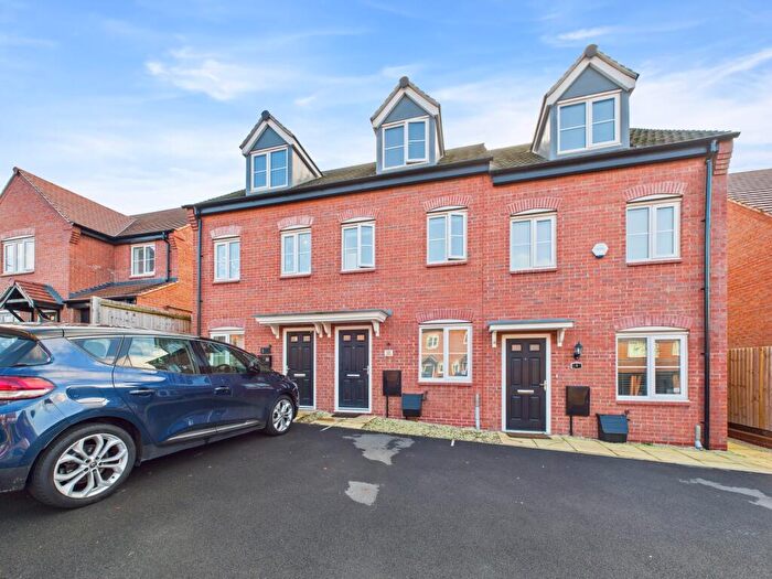 3 Bedroom Town House For Sale In Rochester Close, Chellaston, DE73
