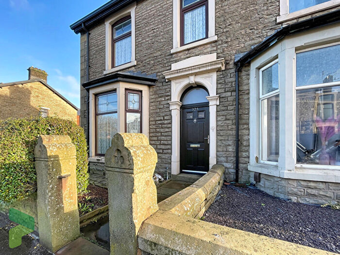 3 Bedroom End Of Terrace House For Sale In Blackburn Road, Darwen, BB3