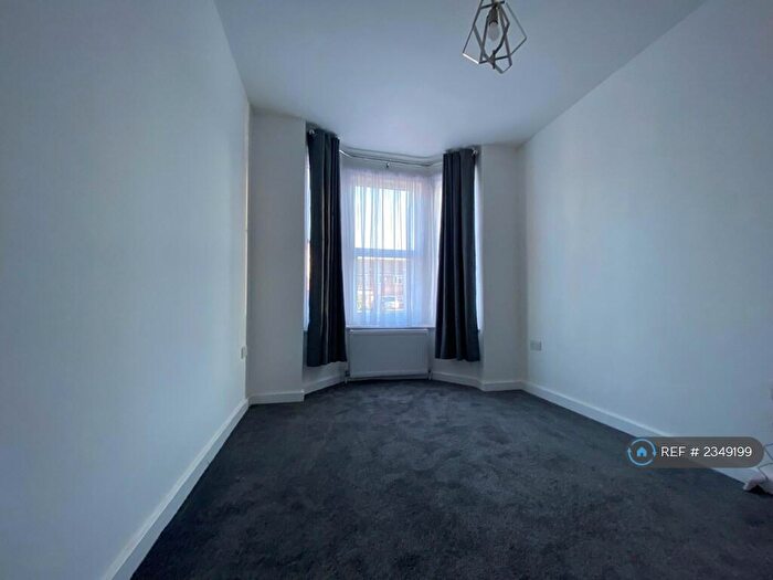 1 Bedroom Flat To Rent In Pangbourne Street, Reading, RG30