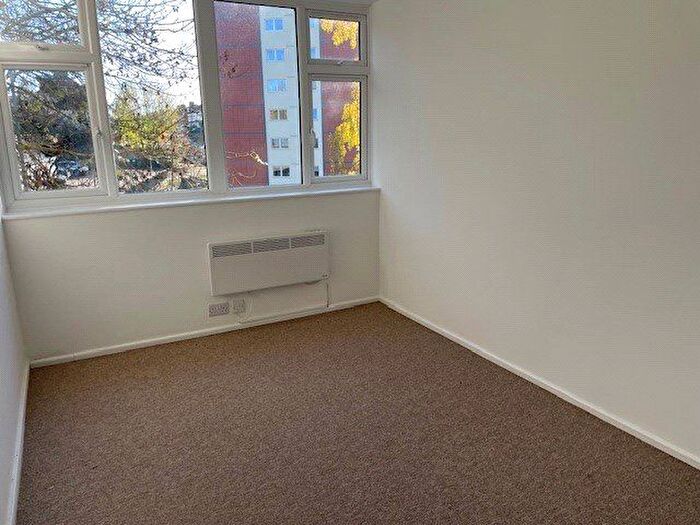 2 Bedroom Flat To Rent In Brookhill Court, East Barnet, Hertfordshire, EN4