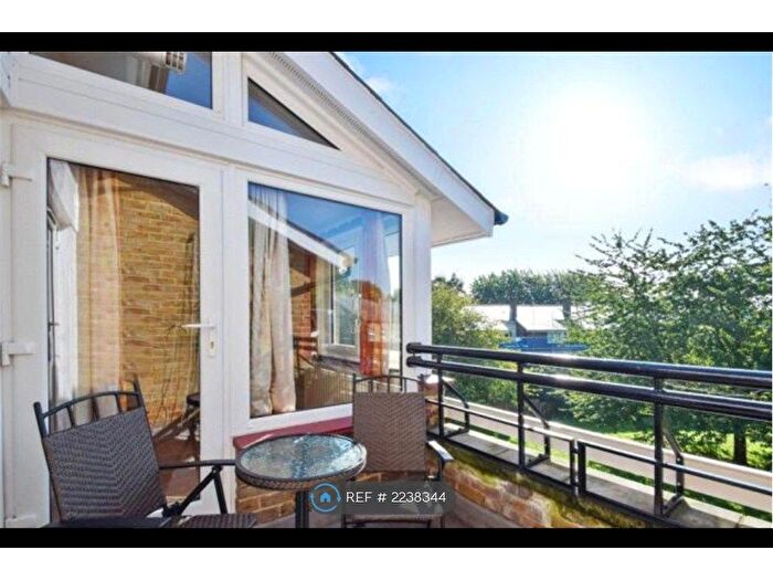 2 Bedroom Flat To Rent In Forest Hill, London, SE23