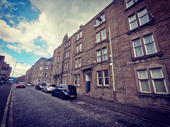 1 Bedroom Flat To Rent In Ogilvie Street, Stobswell, Dundee, DD4