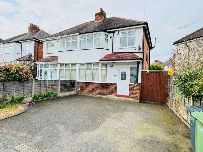 3 Bedroom Semi-Detached House To Rent In Summerfield Road, Solihull, B92