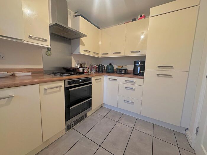 3 Bedroom Property To Rent In Unwin Square, Cambridge, CB4