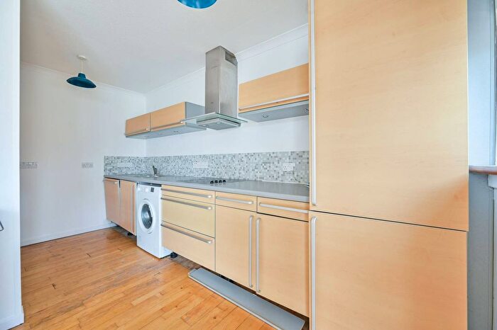 2 Bedroom Flat To Rent In Mermaid Court, Canada Water, London, SE16