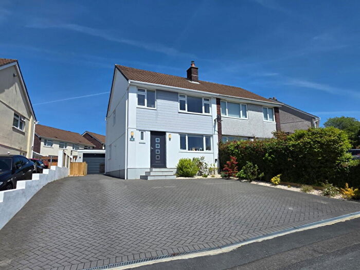 3 Bedroom Semi Detached House For Sale In Beverston Way, Plymouth, PL6