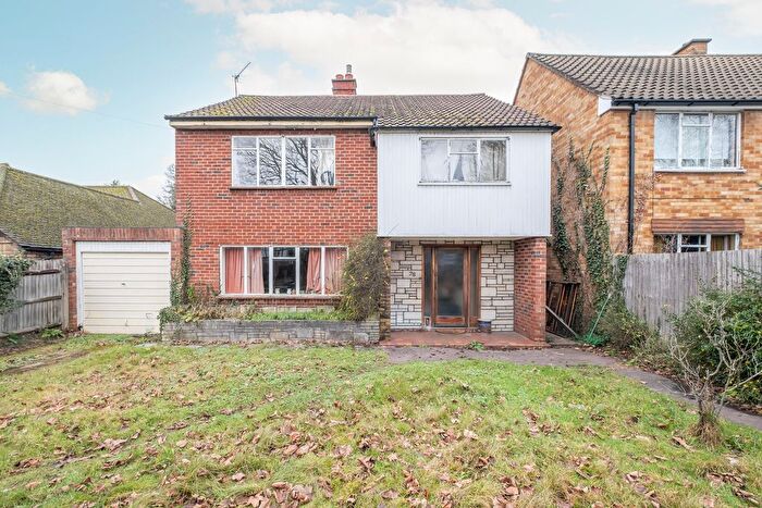 4 Bedroom Detached House For Sale In Sandy Lane, Richmond, TW10