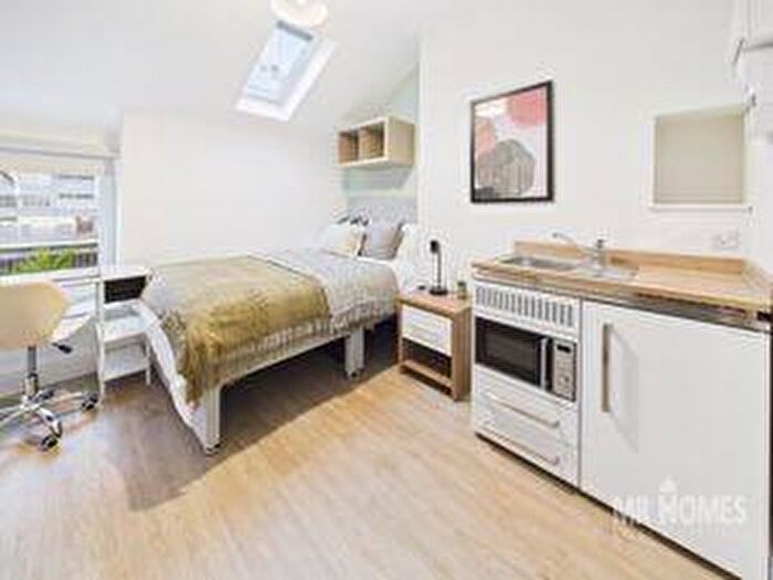1 Bedroom Flat To Rent In Fitzhamon Embankment, Cardiff, CF11