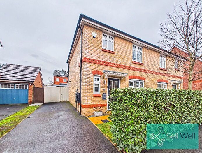 3 Bedroom Semi Detached House For Sale In Thorne Crescent, Worsley, Manchester, M28