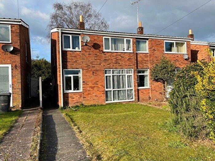 3 Bedroom Semi-Detached House To Rent In Eastwood Drive, Kidderminster, DY10