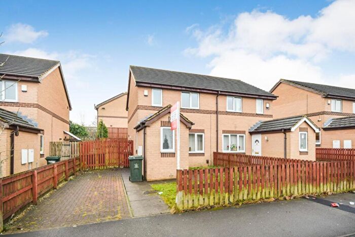 2 Bedroom House To Rent In Burnham Avenue, Bradford, BD4