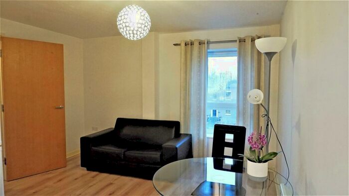 1 Bedroom Flat To Rent In Stone Street, Bradford, BD1
