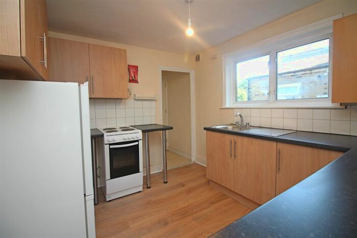 3 Bedroom Flat To Rent In Seven Sisters Road, London, N15