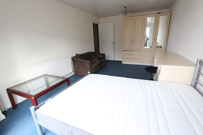 2 Bedroom Flat To Rent In Gresse Street, London, W1T