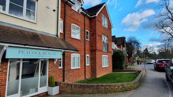 2 Bedroom Flat To Rent In Kings Road, Shalford, Guildford, Surrey, GU4