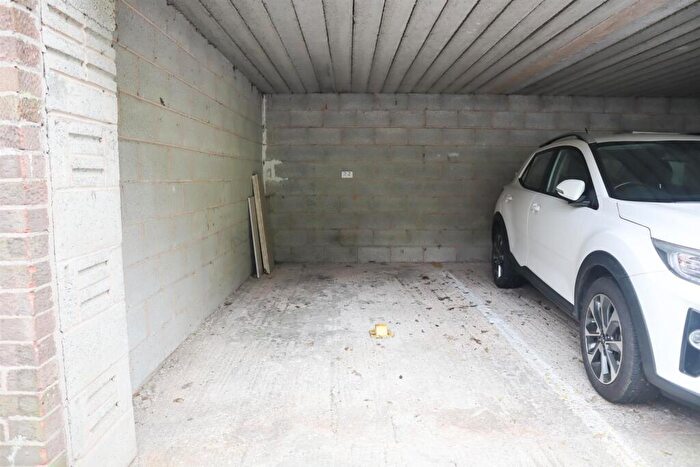 1 Bedroom Flat To Rent In Salthouse Road, Clevedon, BS21