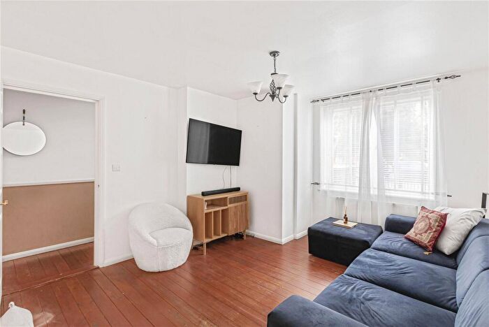 4 Bedroom Terraced House To Rent In Old Ford Road, London, E3