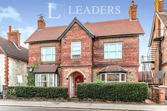 1 Bedroom Apartment For Sale In Croydon Road, Reigate, Surrey, RH2