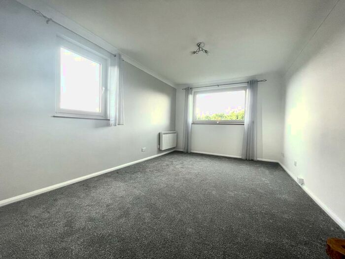 1 Bedroom Flat To Rent In Porchester Mead, Beckenham, BR3