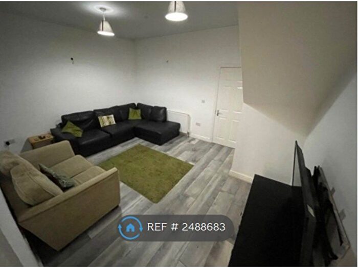 7 Bedroom Terraced House To Rent In Woodcroft Road, Liverpool, L15