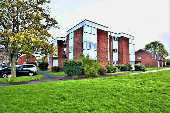 2 Bedroom Property To Rent In Baileys Field, Ashford, TN23