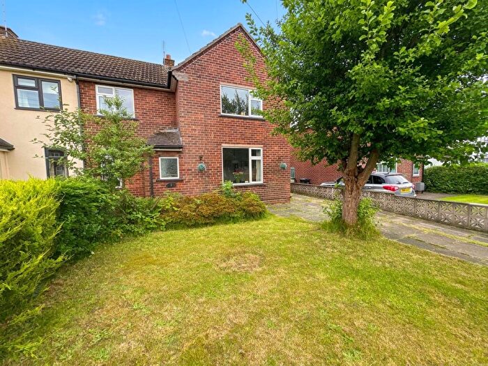 3 Bedroom Semi-Detached House For Sale In Northway, Holmes Chapel, CW4