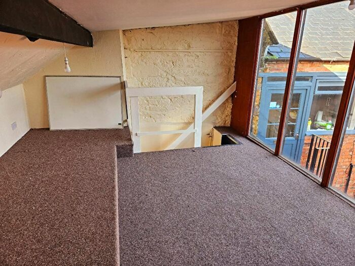 4 Bedroom Property To Rent In Market Hill, Rothwell, Northants, NN14