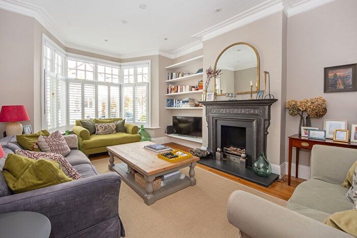 5 Bedroom Flat To Rent In Kenilworth Avenue, London, SW19