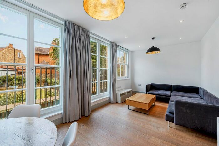 2 Bedroom Flat To Rent In Castlebar Road, London, W5