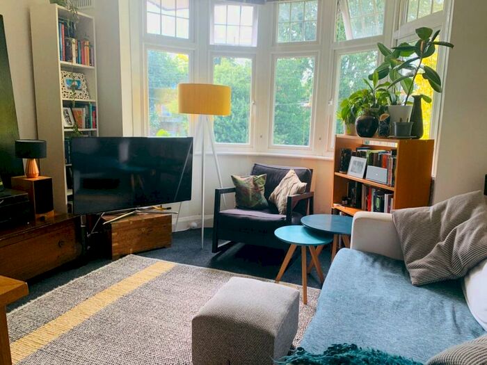 1 Bedroom Apartment To Rent In Warlters Close, Holloway, London, N7