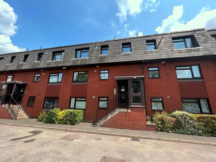 2 Bedroom Flat To Rent In Cromwell Road, London, SW19