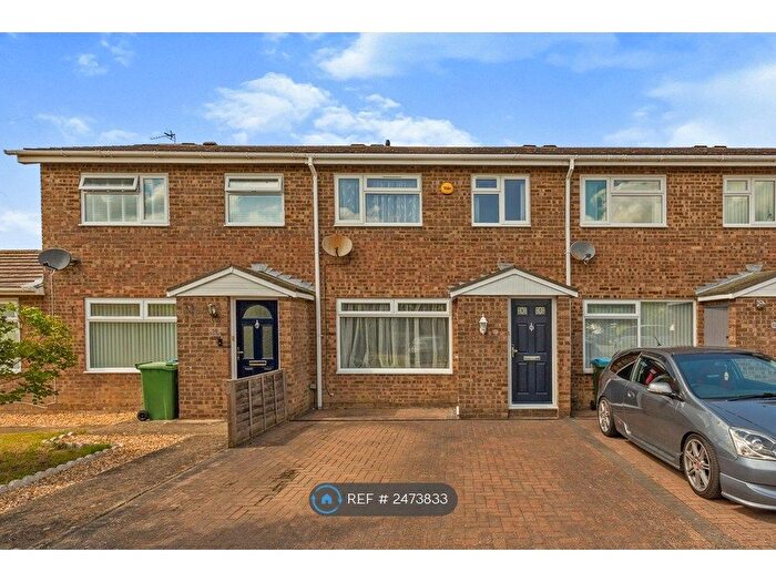 3 Bedroom Terraced House To Rent In Elm Farm Road, Aylesbury, HP21