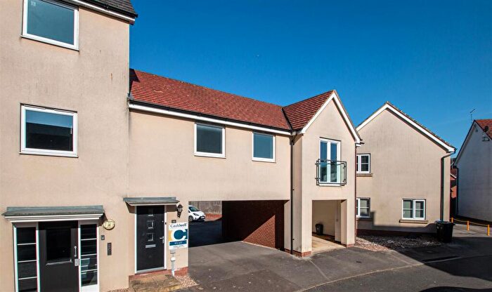 2 Bedroom Coach House To Rent In Tiree Court, Bletchley, MK3