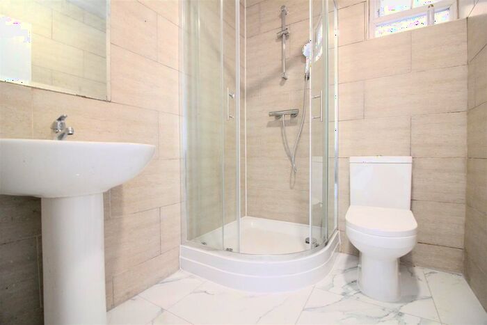 2 Bedroom Flat To Rent In Villiers Road, Southall, UB1