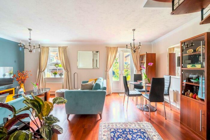 4 Bedroom Terraced House To Rent In Silbury Avenue, Colliers Wood, Mitcham, CR4