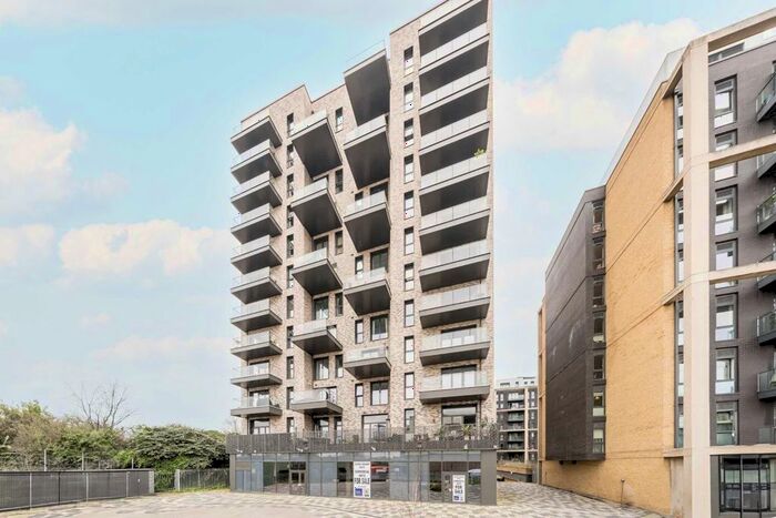 2 Bedroom Flat To Rent In Creek Lane, London, SW18