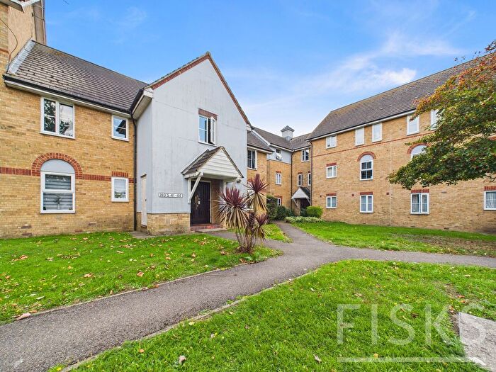 2 Bedroom Block Of Flats For Sale In Saxon Court, Benfleet, SS7