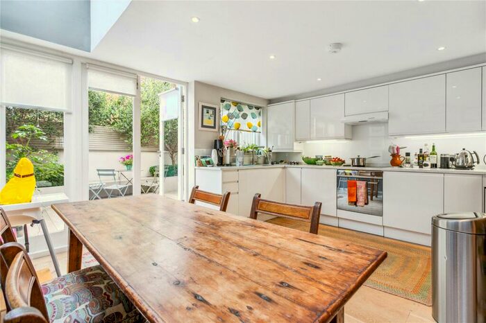 2 Bedroom Terraced House To Rent In Station Road, London, SW13