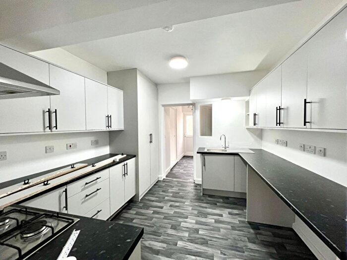 5 Bedroom End Terrace House To Rent In Ivy Road, Hounslow, TW3