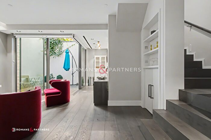 2 Bedroom Town House To Rent In The Garden, Young Street, Kensington, W8